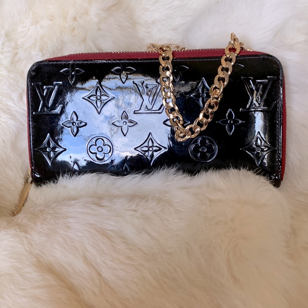 Authentic Louis Vuitton zippy crossbody wallet on chain red black